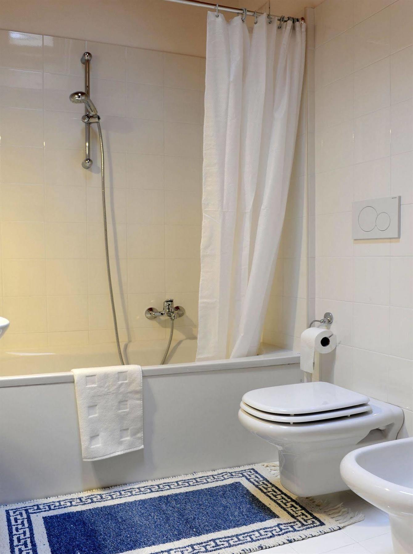 Corsomatteotti62 Bed & Breakfast Brescia Bagian luar foto